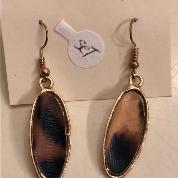 Leopard Pierced Dangling Earrings - Picture 3 of 4